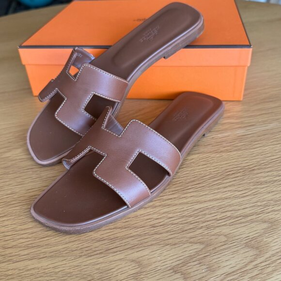 Hermes Oran Sandals Size 38.5 US Size 8 Includes Box, Dust Bags, Receipt! - Picture 12 of 16
